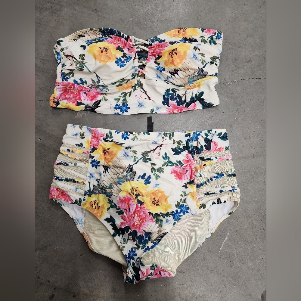 Torrid floral swim suit, 2piece. Size 1